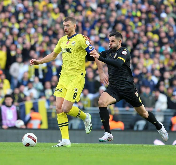 Fenerbahçede Bonucci sonrası bir transfer bombası daha Djiku, Becao’nun yanına geliyor