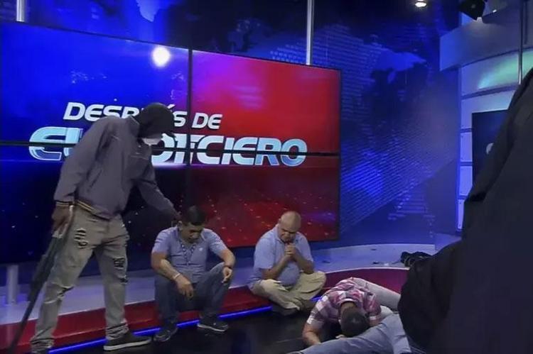 Los Choneros çetesinin lideri hapishaneden kaçtı Ekvador ve Peruda OHAL ilan edildi Televizyon kanalı basıldı, polisler rehin alındı