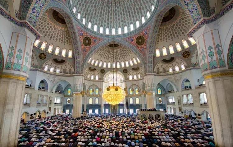 (Miraç Kandilinde süte okunacak dualar) Bu gece süte okunacak dualar neler, miraç gecesi süte hangi dualar okunur, miraç gecesi süt içmek sünnet mi