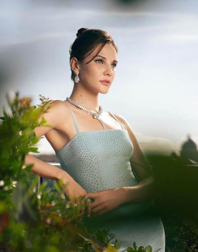 Alina Boz ve Umut Evirgen sonunda balayına çıktı