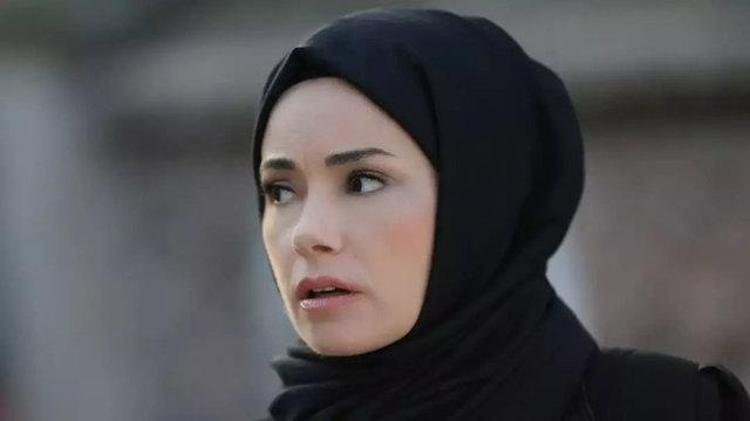 Kızıl Goncalar yayından kaldırıldı mı 15 Ocak Kızıl Goncalar neden yok İşte Fox Tv yayın akışı