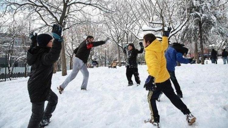 Bugün tatil olan okullar: 16 Ocak Salı İstanbul, Bursada okullar tatil mi Valilik açıklamaları...