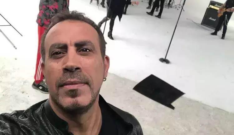Haluk Levent ve Hasan Can Kaya sözünü tuttu Çadırda kalan şehit ailesine ev aldı