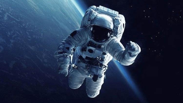 Uzay istasyonu nerede ISS uzay istasyonu kaç km, uluslararası uzay istasyonunda kimler var, dünyadan kaç km uzakta, uzay istasyonu nedir