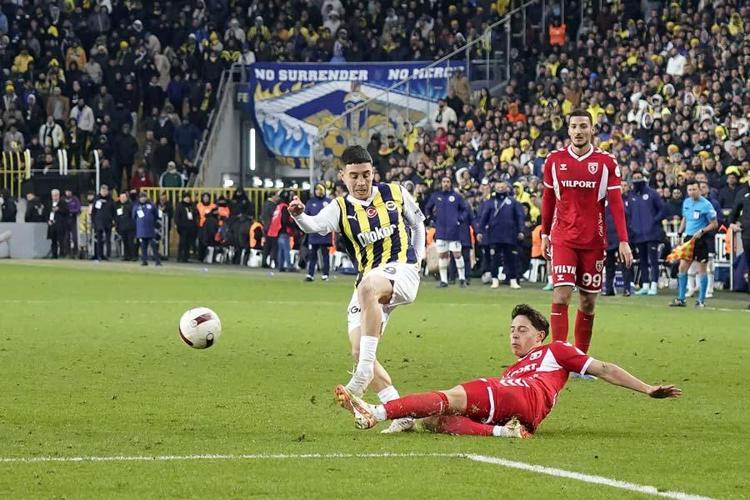Samsunsporun attığı golden önce faul var mı Eski hakem sert çıktı