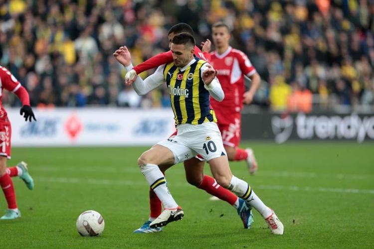 Samsunsporun attığı golden önce faul var mı Eski hakem sert çıktı