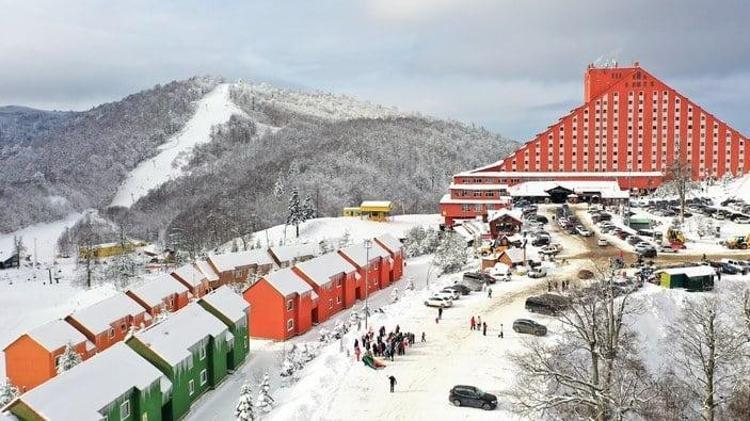 Kayak merkezleri dolup taşıyor Bir bardak çay 100 lira, çorba 500 lira.. Fiyatlara bakan yok