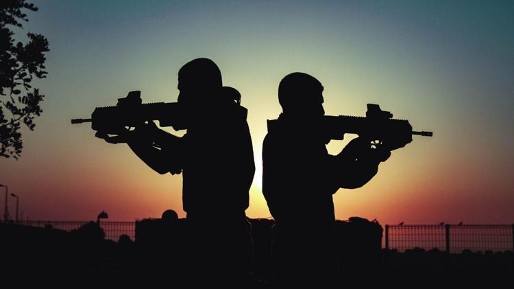Askere gidene ne denir Bedelli askerlik yapanlara uğurlama sözleri: Hayırlı tezkereler dışında en güzel askere yolculuk mesajları...