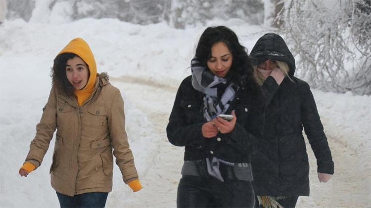 Yoğun Kar Yağışı İstanbul'da! Meteoroloji, AKOM, AFAD, Valilik Art Arda ...