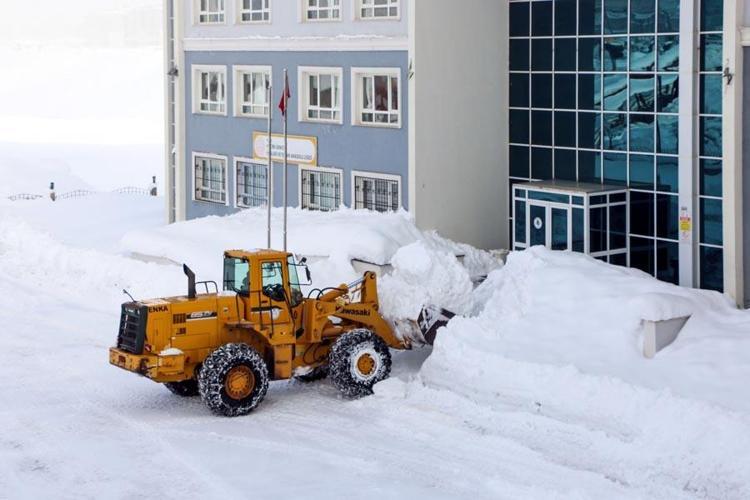 Kar İstanbulun merkezine yağacak Meteoroloji son hava raporunu açıklarken uzman isim tarih vererek uyardı