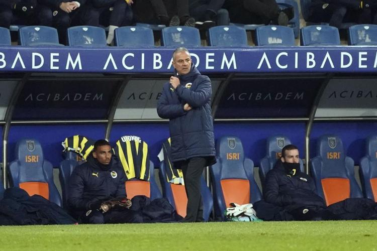 Fenerbahçede Antalyaspor maçı öncesi tehlike İki yıldız her şeyi bozabilir
