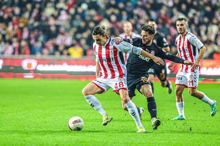 Galatasaray maçı için olay sözler Emre ve Taylanın...