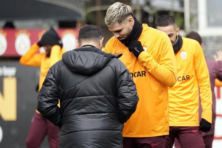Galatasaray için Alman devine resti çekti Sacha Boey, Bakambudan gelen paralar boşa gitmedi