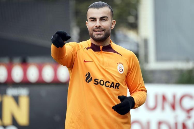 Galatasaray için Alman devine resti çekti Sacha Boey, Bakambudan gelen paralar boşa gitmedi