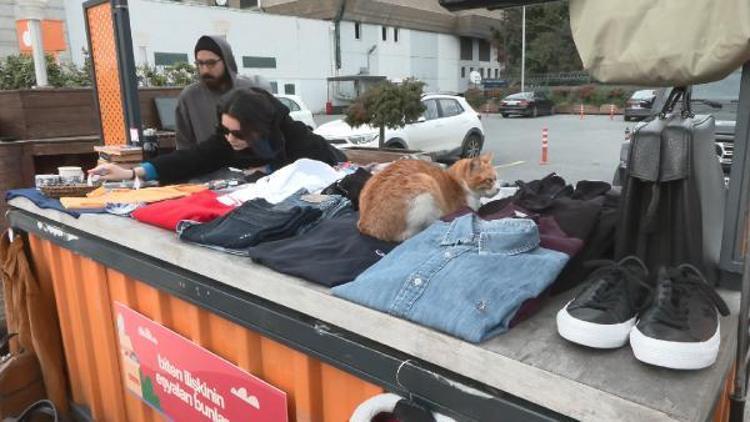 Nişantaşında 14 Şubat öncesi eski sevgili pazarı kuruldu