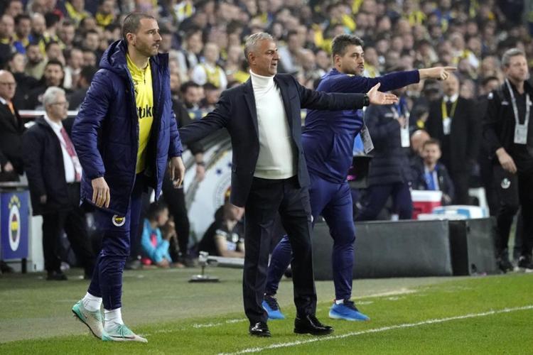 Ersun Yanal, İsmail Kartaldan daha çok işe yarıyor Fenerbahçeliler tek cümlede olayı bitirdi