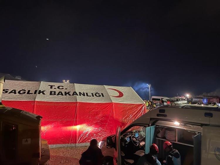Erzincan toprak kaymasında kaç kişi öldü, ölen yaralanan var mı Erzincan maden göçüğü nerede, Erzincan altın madeninde kaç kişi çalışıyor İliç altın madeni toprak kayması