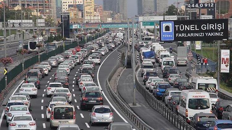 İSTANBULDA HANGİ YOLLAR TIKALI