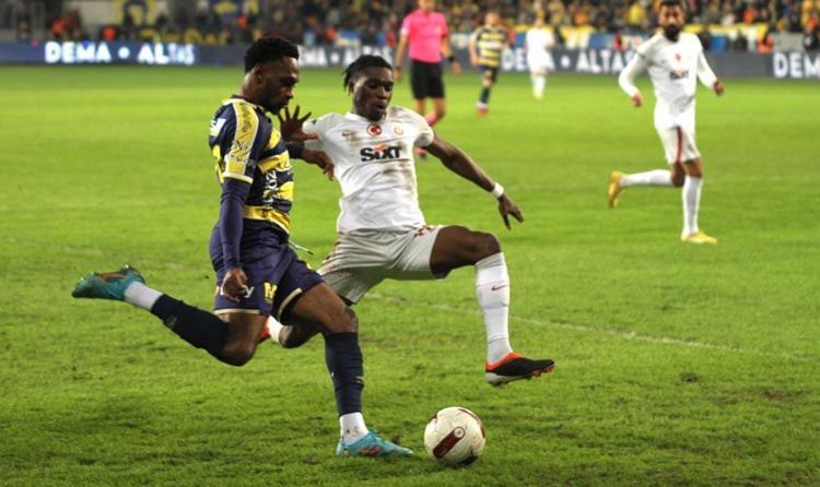 Ankaragücü-Galatasaray maçında penaltıdan önce faul var mı Halem Ali Şansalanın iptal kararı doğru mu