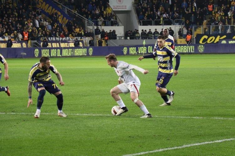 Ankaragücü-Galatasaray maçında penaltıdan önce faul var mı Halem Ali Şansalanın iptal kararı doğru mu