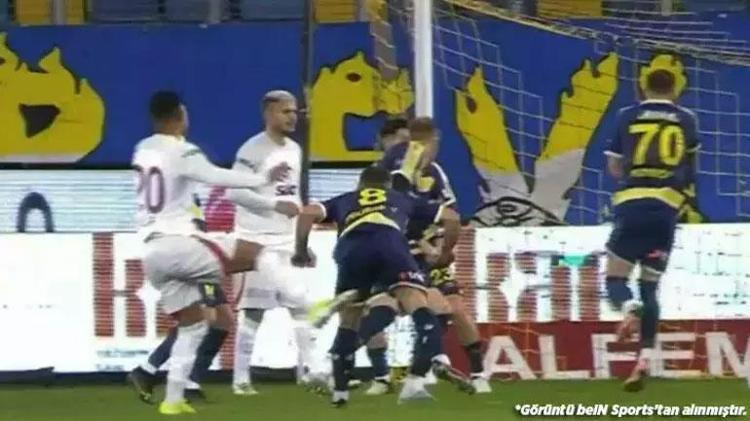 Ankaragücü-Galatasaray maçında penaltıdan önce faul var mı Halem Ali Şansalanın iptal kararı doğru mu