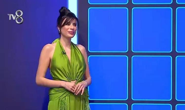 Çarkıfelek sunucusu Duygu Çakmak kimdir Çarkıfelek sunucusu Duygu Çakmak nereli