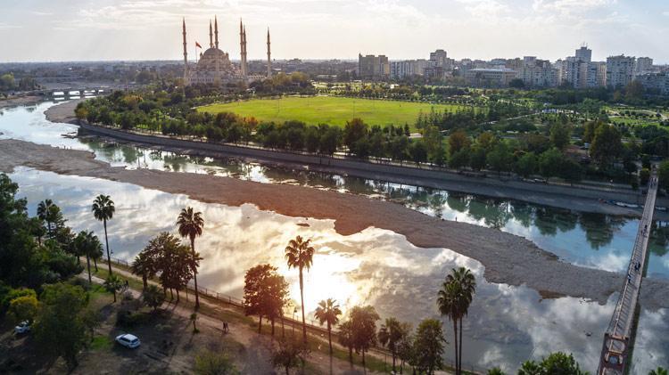 Doğası ve tarihiyle herkesi büyülüyor İşte Adanada mutlaka görülmesi gereken yerler