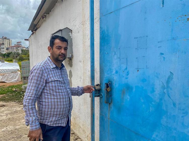 Ev sahibi kazma - k�rekle geldi! 2 bin TL i�in yapt�klar� �oke etti