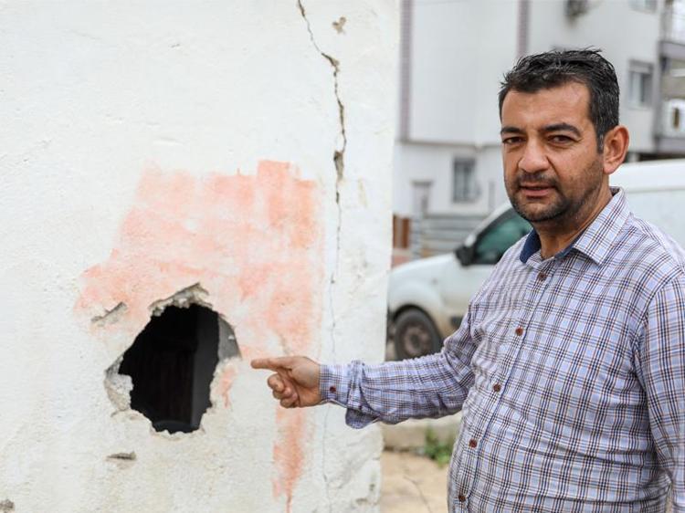 Ev sahibi kazma - k�rekle geldi! 2 bin TL i�in yapt�klar� �oke etti