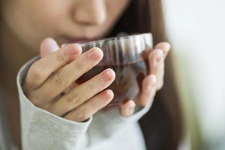 Yemekten sonra çay içenlere Prof. Dr. Canan Karataydan ölümcül uyarı: Öyle bir hastalığa yol açıyor ki...
