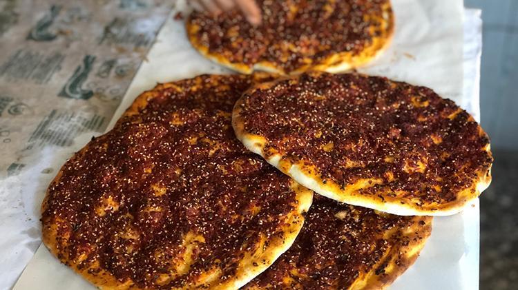 BİBERLİ EKMEK