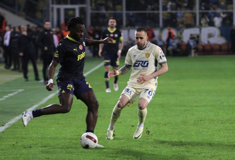 MAHKUM BİR FENERBAHÇE