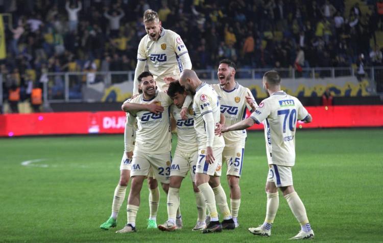 Ersun Yanal yıllar önce aynısını demişti Fenerbahçedeki en büyük sorunu açıkladı