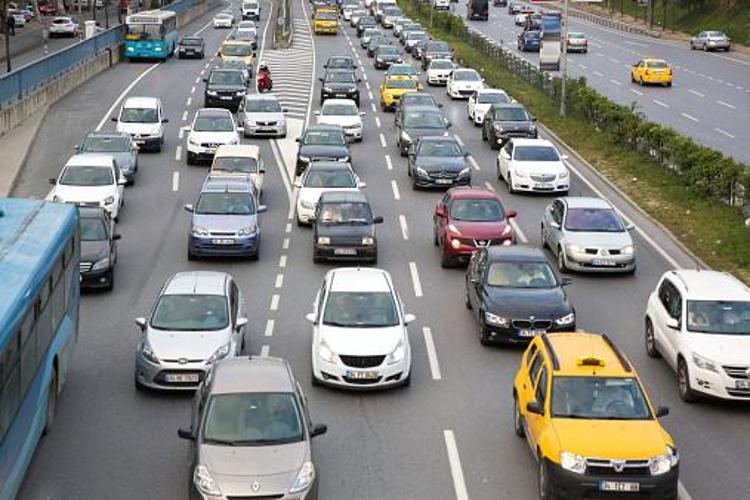 AYM’nin trafik sigortası iptal kararı kimi, nasıl etkileyecek Araba almak isteyen ve satmak isteyen herkesi ilgilendiriyor