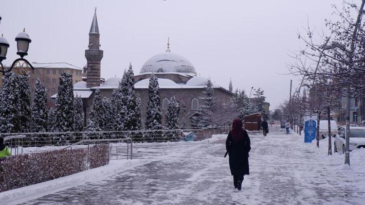 Türkiyenin en soğuk ve en sıcak gün rekorları kıran illeri belli oldu 53 yıllık Meteoroloji raporunda çarpıcı rakamlar ortaya çıktı