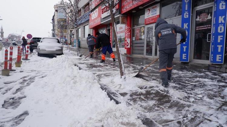 Türkiyenin en soğuk ve en sıcak gün rekorları kıran illeri belli oldu 53 yıllık Meteoroloji raporunda çarpıcı rakamlar ortaya çıktı