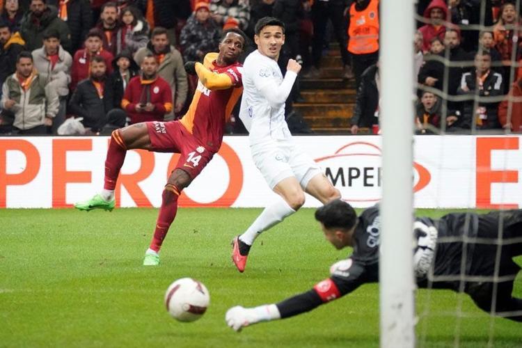 Galatasaray Çaykur Rizespor maçında gol yağmuru: 6-2