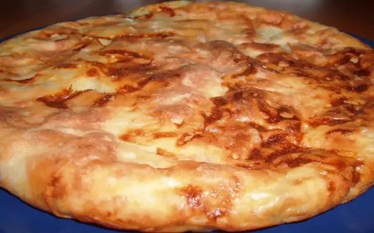 Sahurda tok tutan hamur işi tarifi: Zahmetsiz börek tavada kolayca yapılır; mide yakmaz susatmaz