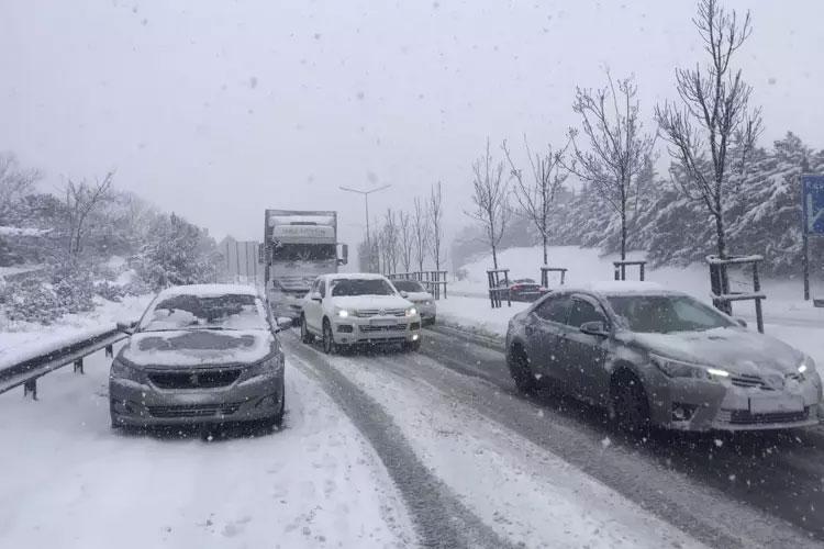 Sıcak hava gidiyor kar yağışları geliyor Meteorolojiden çığ ve toz aşımı uyarısı
