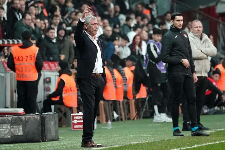 Beşiktaşın penaltısının iptal edilmesi doğru muydu Eski hakemden çarpıcı yorum geldi