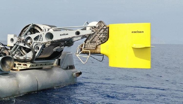 İlk ve tek çekili aktif sonar sistemi