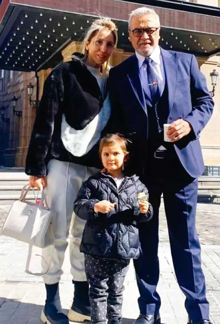 Mesut Akusta ve Şafak Özbir’in yedi yıllık evliliği bitti Eski eşin paylaşımı gündem oldu