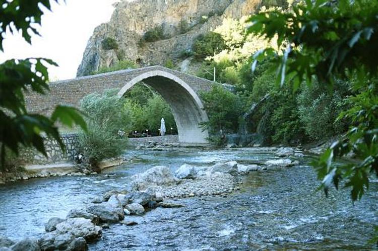 DAĞIN ÖTE YÜZÜ, YAŞAR KEMAL