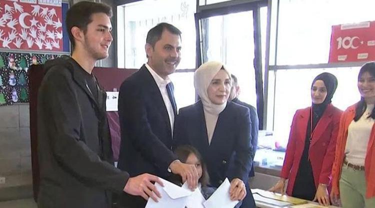 İSTANBUL BÜYÜKŞEHİR BELEDİYE ADAYI MURAT KURUM OYUNU KULLANDI