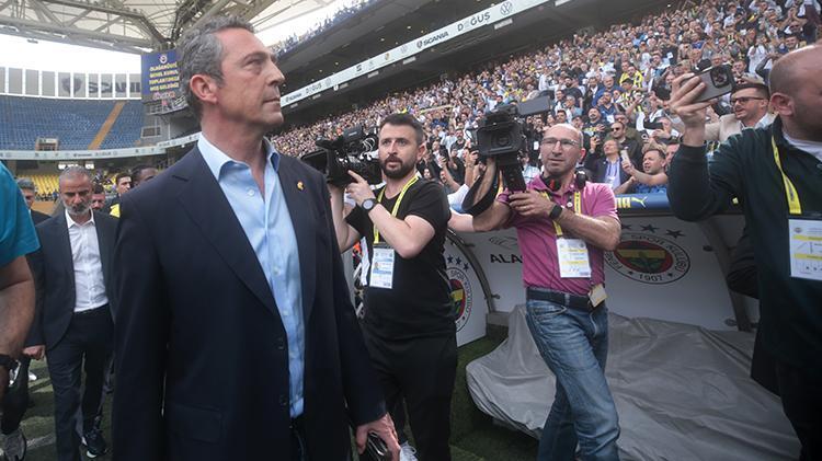 Fenerbahçe genel kurulunda Sadettin Saran bombası Ali Koçun yanından ayrılmadı, İsmail Kartaldan yeni imaj