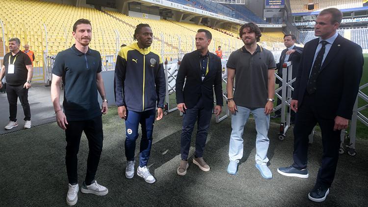 Fenerbahçe genel kurulunda Sadettin Saran bombası Ali Koçun yanından ayrılmadı, İsmail Kartaldan yeni imaj