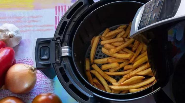Airfryerda çıtır çıtır patates kızartması tüyosu - Bir tutam atınca fast food gibi oluyor