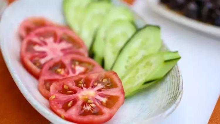 Canan Karataydan aynı anda tüketmeyin çağrısı: Bağırsakları şoka uğratıyor