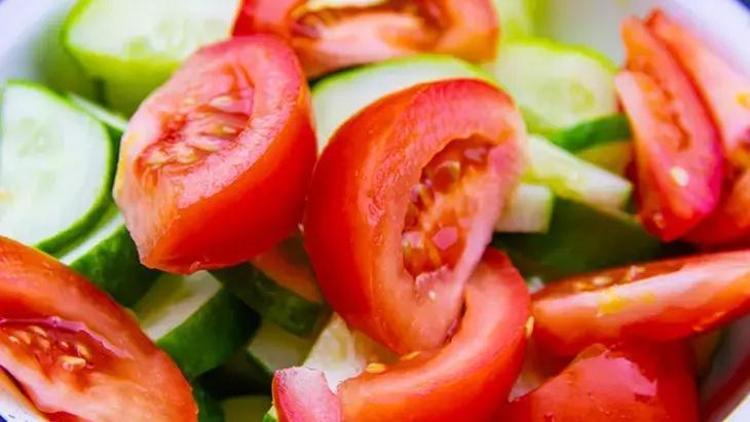 Canan Karataydan aynı anda tüketmeyin çağrısı: Bağırsakları şoka uğratıyor
