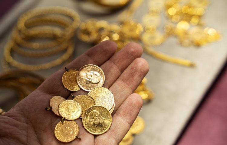 Gram altın, çeyrek altın fiyatları rekor üstüne rekor kırdı Uzmanlardan flaş tahmin ve rakakm geldi